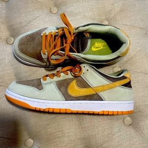 Nike Dunk Low Dusty Olive Sneakers